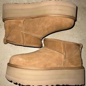 Ugg Mini Platform Boots Size 7